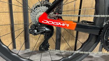 Used Pinarello DOGMA F DURA ACE Di2 2025 2025 Road & Gravel, Orange — image 3 of 16