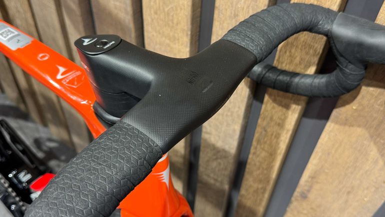 Used Pinarello DOGMA F DURA ACE Di2 2025 2025 Road & Gravel, Orange — image 10 of 16