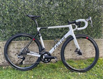 Used Factor O2 Shimano Ultegra Di2 2022 Road & Gravel, White — image 1 of 10