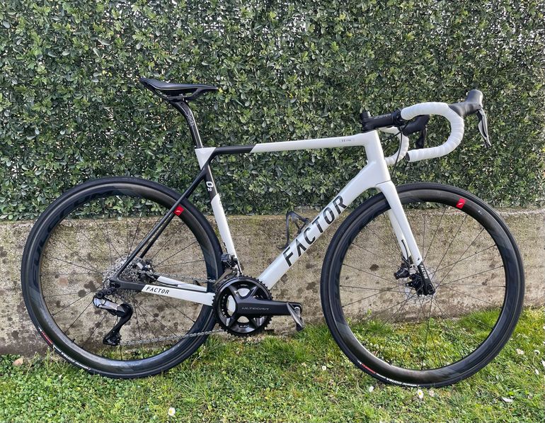 Used Factor O2 Shimano Ultegra Di2 2022 Road & Gravel, White — image 1 of 10