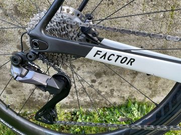 Used Factor O2 Shimano Ultegra Di2 2022 Road & Gravel, White — image 4 of 10