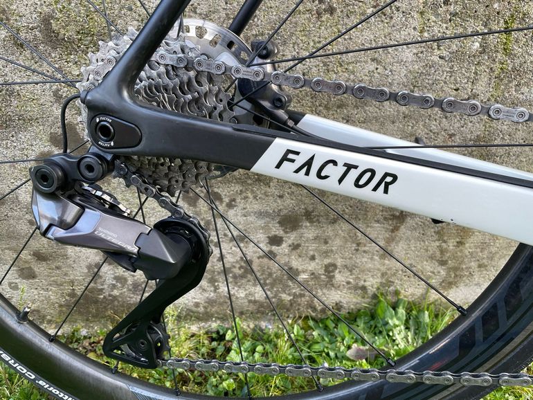 Used Factor O2 Shimano Ultegra Di2 2022 Road & Gravel, White — image 4 of 10