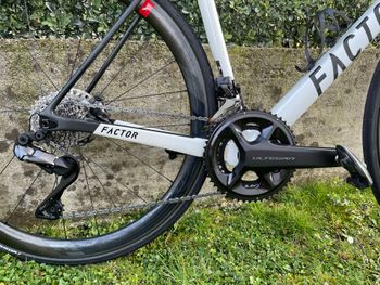 Used Factor O2 Shimano Ultegra Di2 2022 Road & Gravel, White — image 3 of 10