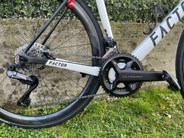 Used Factor O2 Shimano Ultegra Di2 2022 Road & Gravel, White — image 3 of 10