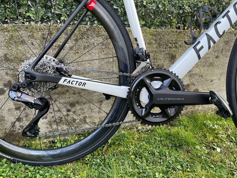 Used Factor O2 Shimano Ultegra Di2 2022 Road & Gravel, White — image 3 of 10