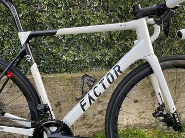 Used Factor O2 Shimano Ultegra Di2 2022 Road & Gravel, White — image 10 of 10