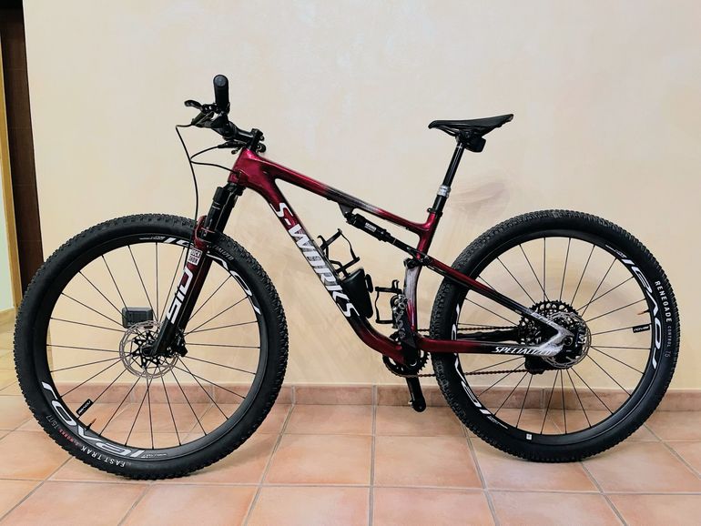 Used Specialized S-Works Epic 2023 2023 Mountainbike, Red, 29 — image 1 of 9