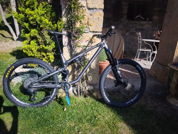Commencal Meta Sx 2023 Mountainbike usato, Grigio chiaro — immagine 5 di 7