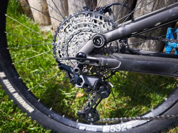 Commencal Meta Sx 2023 Mountainbike usato, Grigio chiaro — immagine 1 di 7