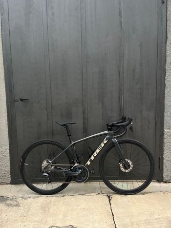 Used Trek Émonda SL 6 Disc Pro 2022 2022 Road & Gravel, Black — image 2 of 4