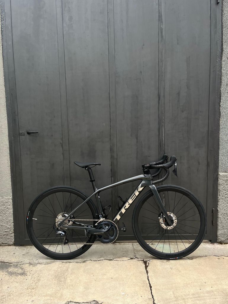 Used Trek Émonda SL 6 Disc Pro 2022 2022 Road & Gravel, Black — image 2 of 4
