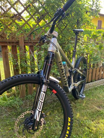 Marin Alpine Trail XR 2025 2025 Mountainbike usato, Grigio chiaro — immagine 3 di 6