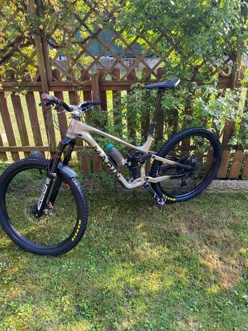 Marin Alpine Trail XR 2025 2025 Mountainbike usato, Grigio chiaro — immagine 1 di 6