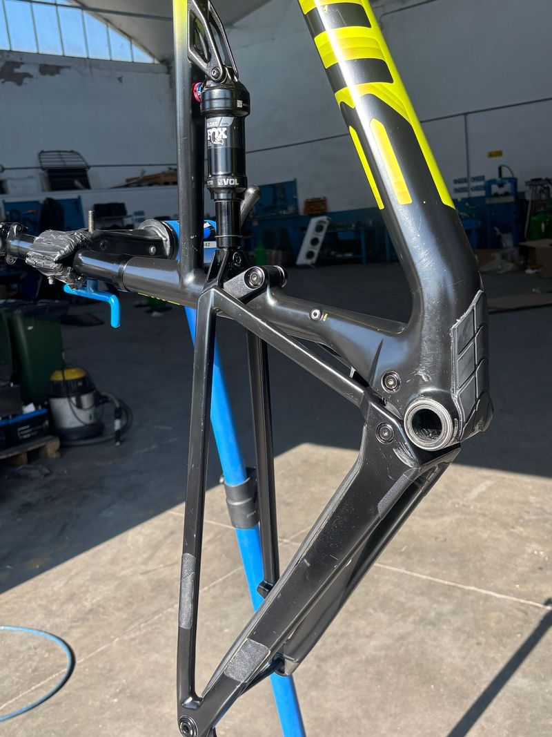 Käytetty BMC Fourstroke 01 FRS 2024 Frameset 2024 Mountainbike — kuva 7 / 11