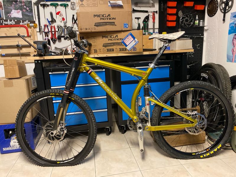 Used Maverick Custom Shimano Deore XT 2000 MTB