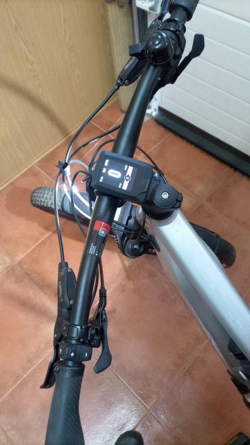 Used Specialized Custom SRAM NX 2024 Mountainbike, Light Gray — image 2 of 7