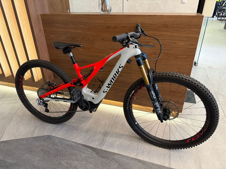 Used Specialized S-Works Turbo Levo 2020 2020 Mountainbike, Black, 29 — image 1 of 7