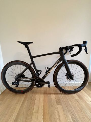 Brugt Specialized Tarmac SRAM Force eTap AXS 2023 Road & Gravel