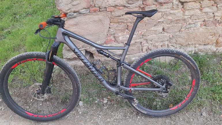 Used Specialized Men's Epic Expert 2019 2019 Mountainbike — image 7 of 13