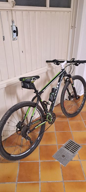 Used Trek Gary Fisher 2017 Mountainbike, Black, 29 — image 2 of 6