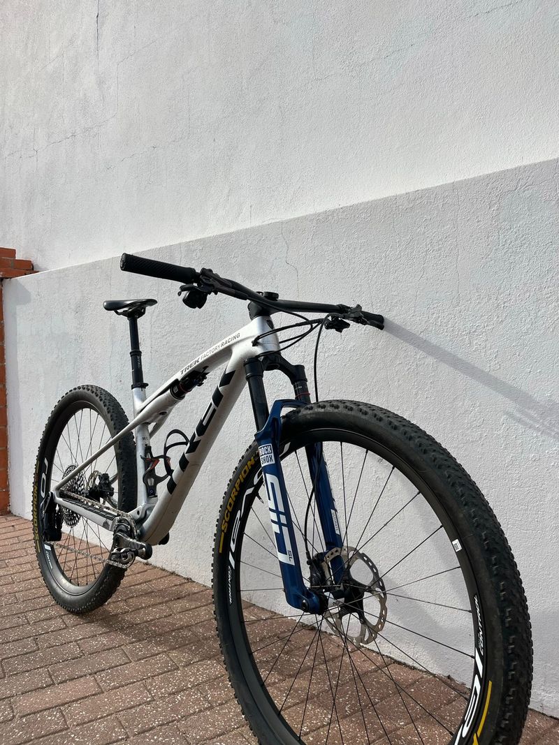 Brugt Trek Supercaliber Sram Eagle Transmission X0 2025 Mountainbike — billede 2 af 13