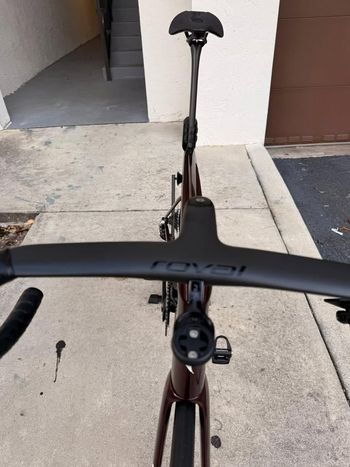 Used Specialized S-Works Tarmac SL8 LTD – SRAM RED AXS 2025 2025 Road & Gravel, Red — image 4 of 10