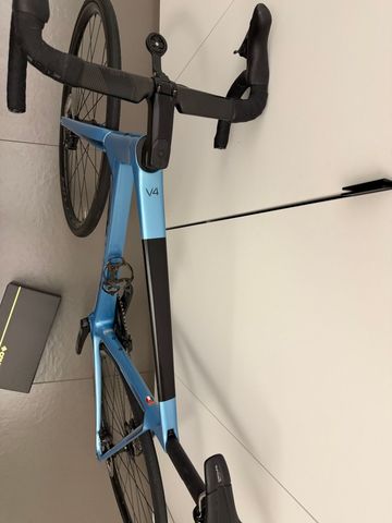 Used Colnago v4 Custom Shimano Ultegra Di2 2025 Road & Gravel, Blue — image 7 of 12