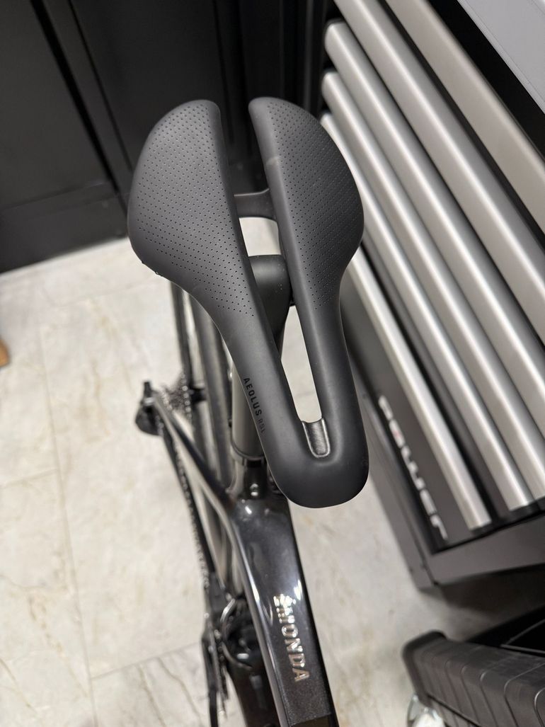 Used Trek Émonda SLR 6 AXS 2024 2024 Road & Gravel — image 9 of 11