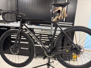 Used Trek Émonda SLR 6 AXS 2024 2024 Road & Gravel — image 2 of 11
