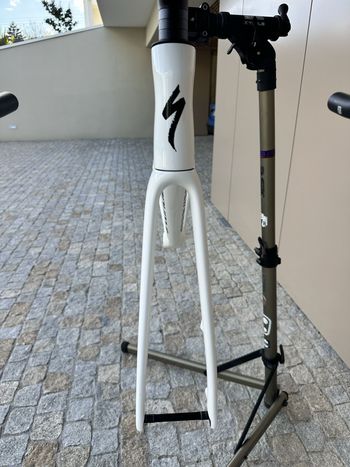 Used Specialized Tarmac SL8 Expert - Shimano Ultegra Di2 2025 Frameset 2025 Road & Gravel, White — image 17 of 17