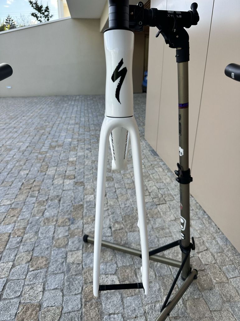 Used Specialized Tarmac SL8 Expert - Shimano Ultegra Di2 2025 Frameset 2025 Road & Gravel, White — image 17 of 17