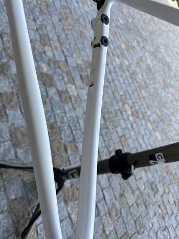 Used Specialized Tarmac SL8 Expert - Shimano Ultegra Di2 2025 Frameset 2025 Road & Gravel, White — image 9 of 17