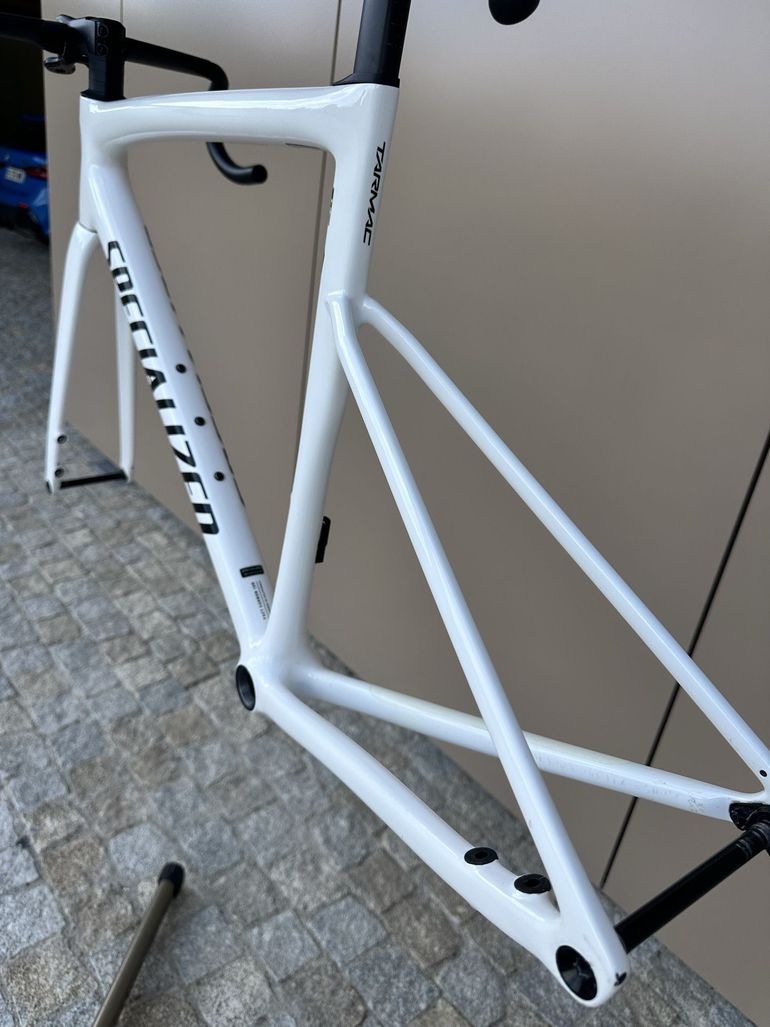 Used Specialized Tarmac SL8 Expert - Shimano Ultegra Di2 2025 Frameset 2025 Road & Gravel, White — image 12 of 17