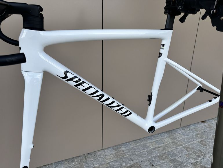 Used Specialized Tarmac SL8 Expert - Shimano Ultegra Di2 2025 Frameset 2025 Road & Gravel, White — image 15 of 17