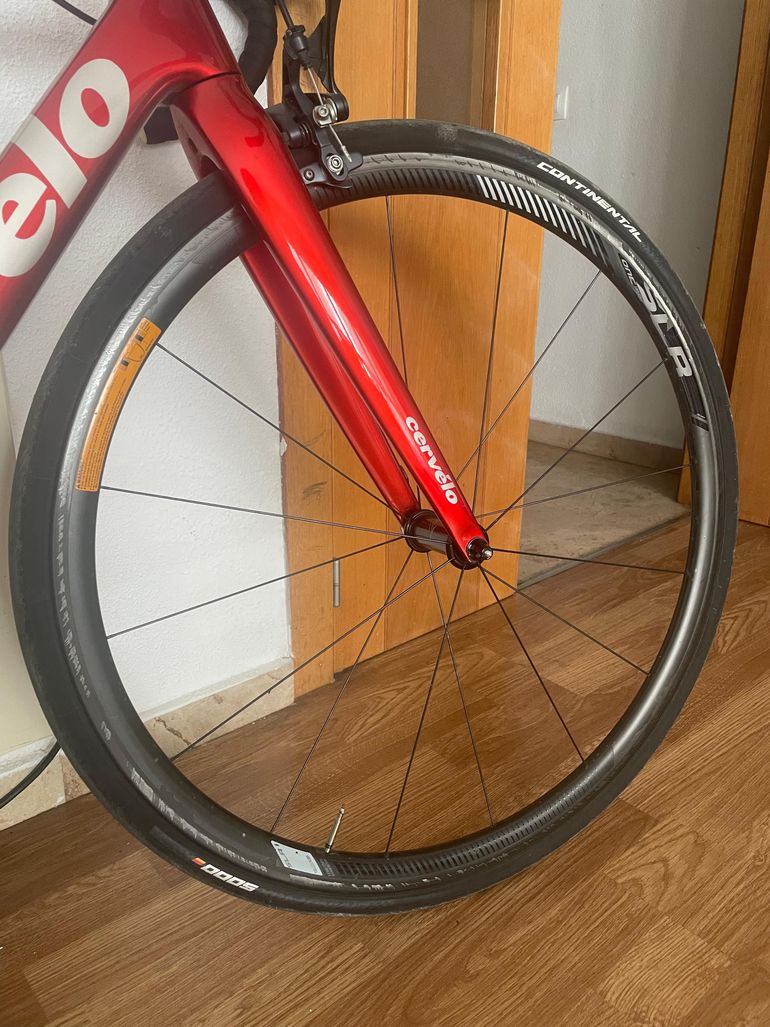 Used Cervélo R5 Ultegra 6800 2017 2017 Road & Gravel, Red — image 4 of 10