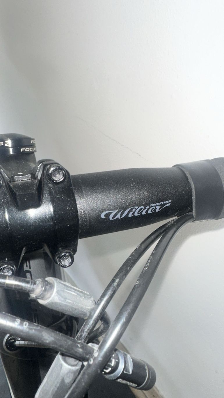Used Focus Izalco Shimano Ultegra 2018 Road & Gravel, Black — image 10 of 16