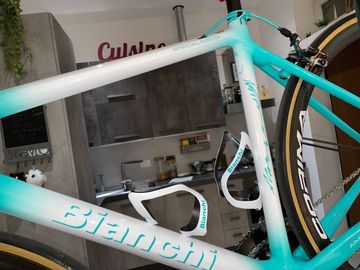 Bianchi Specialissima Sram eTap 2017 2017 Road & Gravel usato, Bianco — immagine 2 di 6