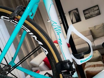 Bianchi Specialissima Sram eTap 2017 2017 Road & Gravel usato, Bianco — immagine 4 di 6