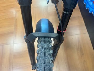 Brugt Trek Fuel EXe 9.8 2023 2023 Mountainbike — billede 25 af 35