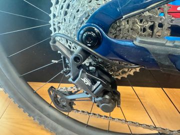 Brugt Trek Fuel EXe 9.8 2023 2023 Mountainbike — billede 24 af 35