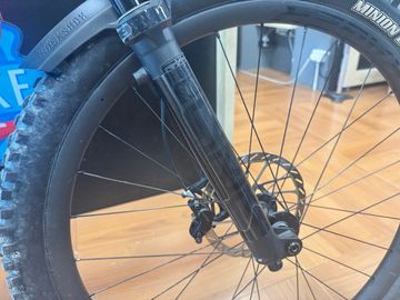 Brugt Trek Fuel EXe 9.8 2023 2023 Mountainbike — billede 1 af 35