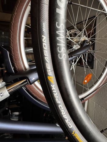 Used Canyon Endurace CF SL 8 Di2 2022 2022 Road & Gravel, Light Gray — image 8 of 8