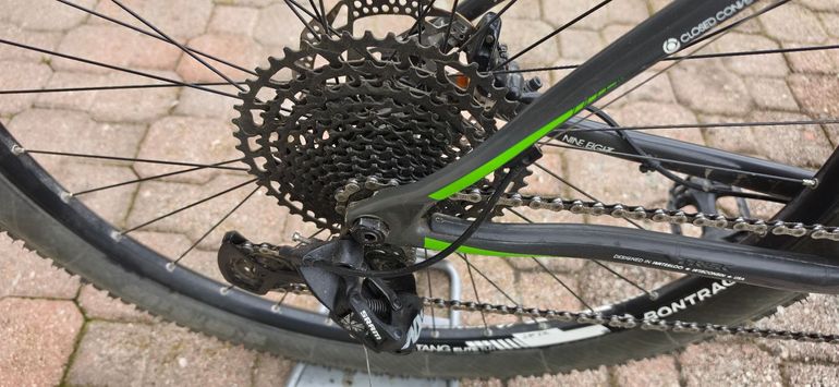 Used trek superfly 9.8 carbonio tg 18.5 Trek superfly 9.8 carbonio tg 18.5 Custom SRAM GX 2016 Mountainbike, Black, 29 — image 7 of 8