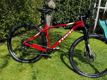 Used Trek Procaliber 6 2019 2019 Mountainbike, Red, 27.5, 29 — image 1 of 9