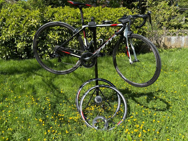 Used Scott Addict Shimano Ultegra 2018 Road & Gravel, White — image 9 of 11