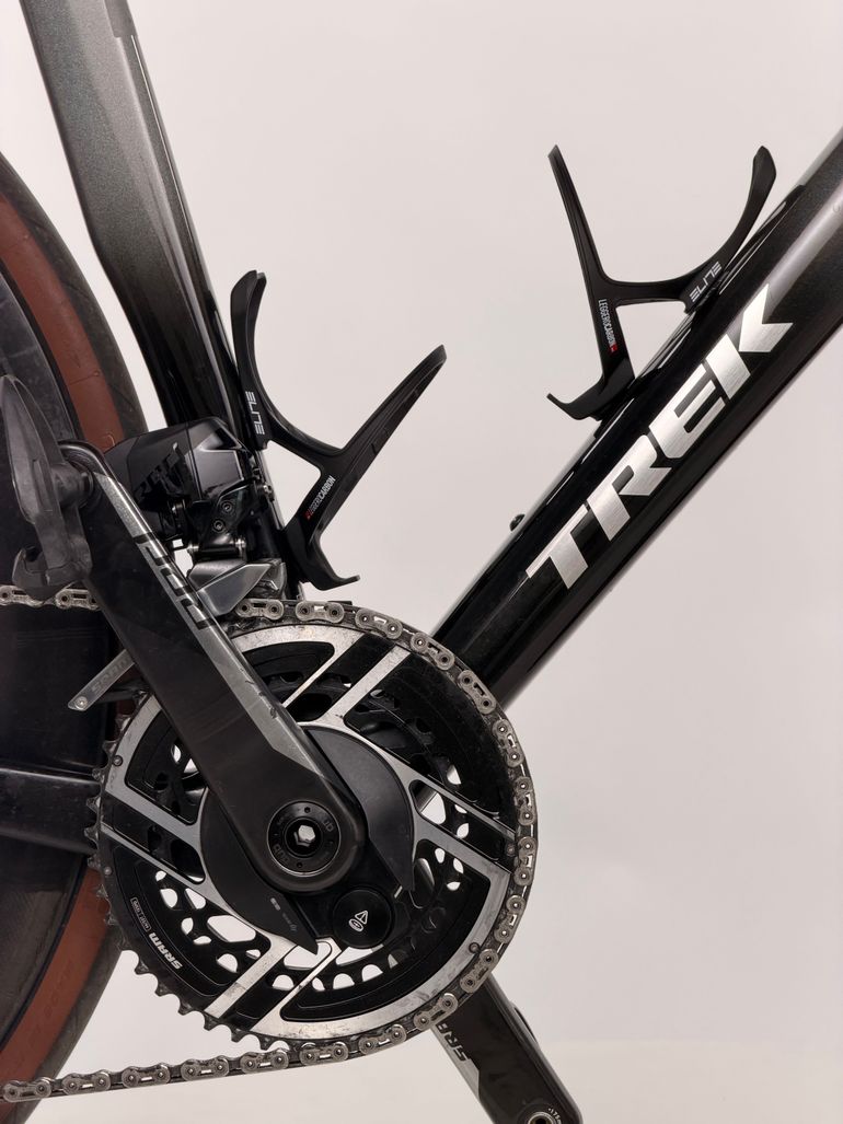 Used Trek Madone SLR 8 AXS 2025 Road & Gravel, Hellgrau — image 6 of 9