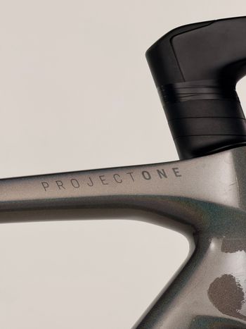 Used Trek Madone SLR 8 AXS 2025 Road & Gravel, Hellgrau — image 4 of 9