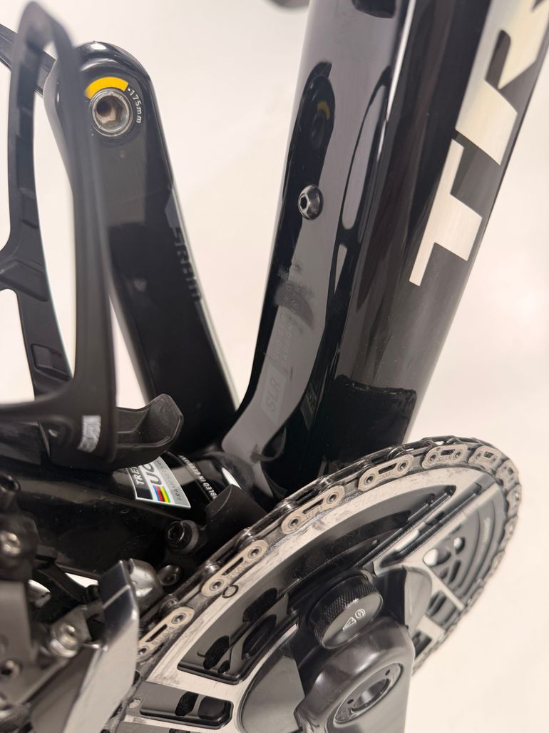 Used Trek Madone SLR 8 AXS 2025 Road & Gravel, Hellgrau — image 8 of 9