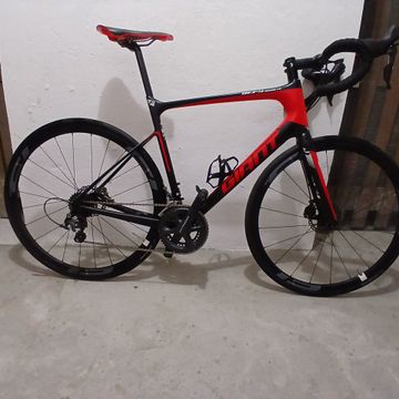 Tweedehands Giant Defy Advanced SL 1 2016 2016 Road & Gravel — afbeelding 1 van 13