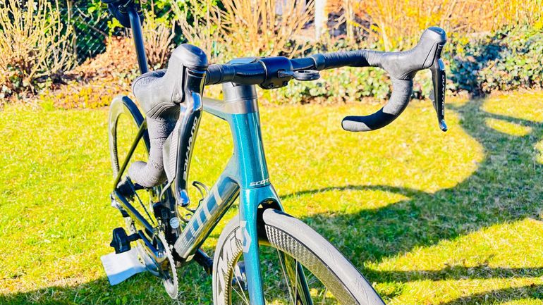Used Scott Addict RC Shimano Dura Ace Di2 2022 Road & Gravel, Grün — image 3 of 7